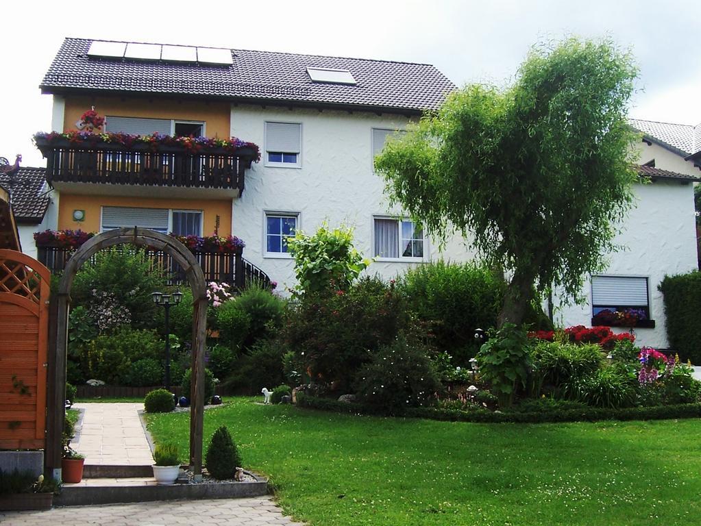 Апартаменты Haus Rossner Nemmersdorf Экстерьер фото